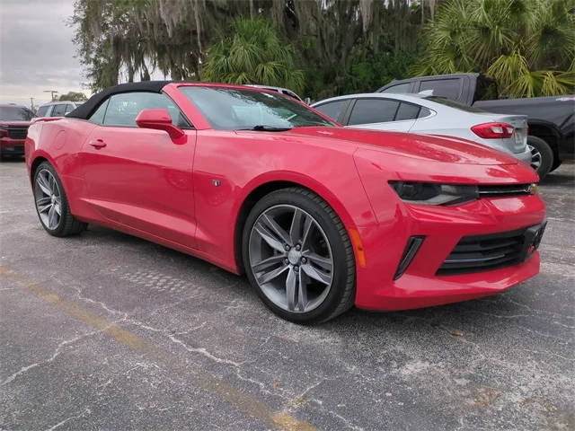2017 Chevrolet Camaro 1LT RWD photo