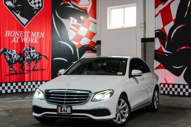 2018 Mercedes-Benz E-Class E 300 AWD photo