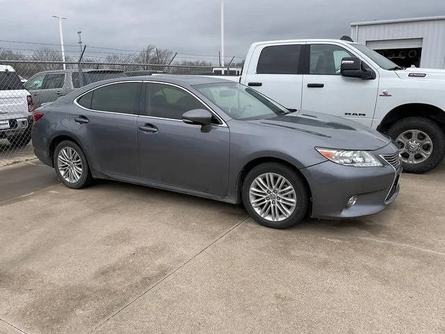 2015 Lexus ES  FWD photo