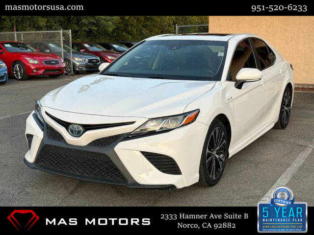 2018 Toyota Camry Hybrid SE FWD photo