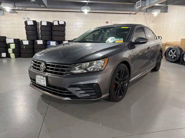 2018 Volkswagen Passat R-Line FWD photo