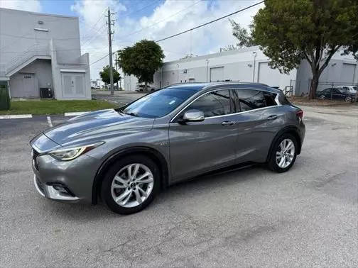 2018 Infiniti QX30 Premium FWD photo