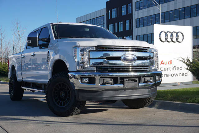 2018 Ford F-250 Super Duty LARIAT 4WD photo