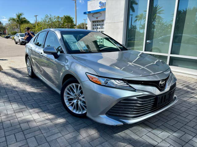 2018 Toyota Camry XLE FWD photo