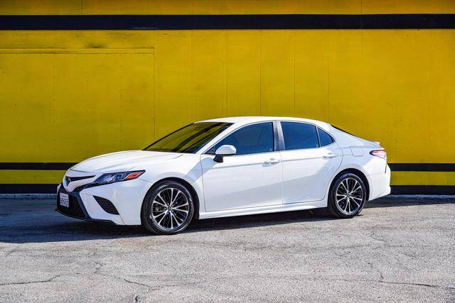 2018 Toyota Camry SE FWD photo