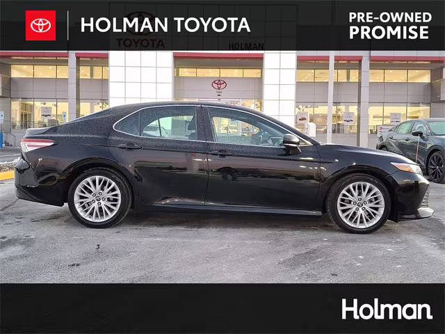 2018 Toyota Camry XLE FWD photo