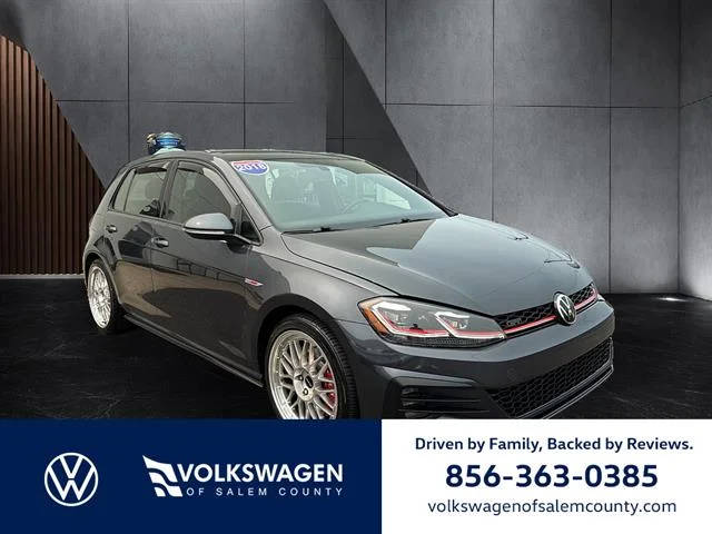 2018 Volkswagen Golf GTI SE FWD photo