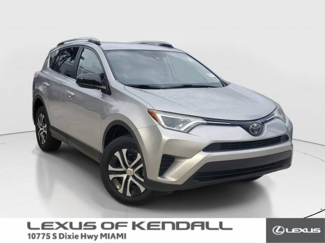 2018 Toyota RAV4 LE FWD photo