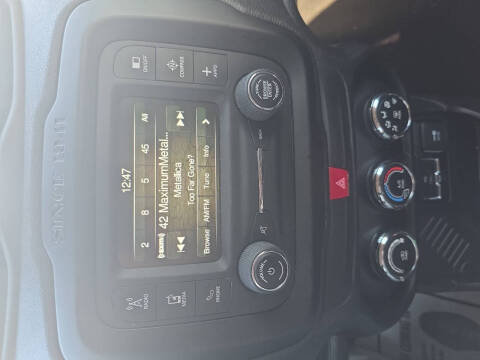 2017 Jeep Renegade Latitude FWD photo