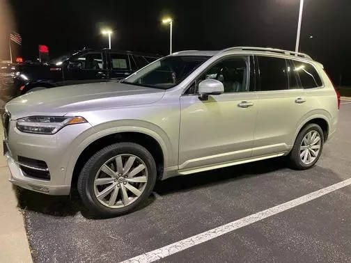 2018 Volvo XC90 Momentum AWD photo