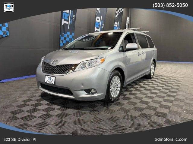 2016 Toyota Sienna XLE FWD photo