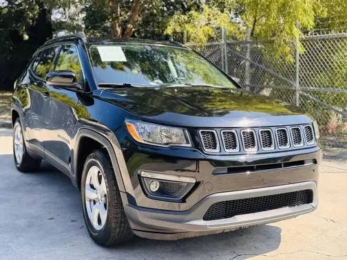 2018 Jeep Compass Latitude FWD photo