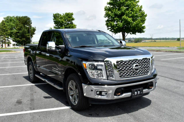 2018 Nissan Titan SL 4WD photo