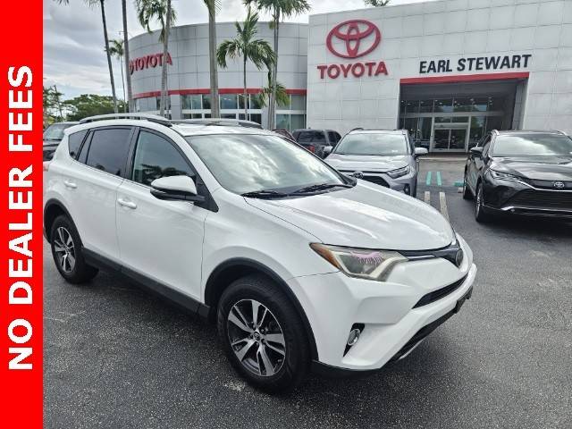 2017 Toyota RAV4 XLE AWD photo