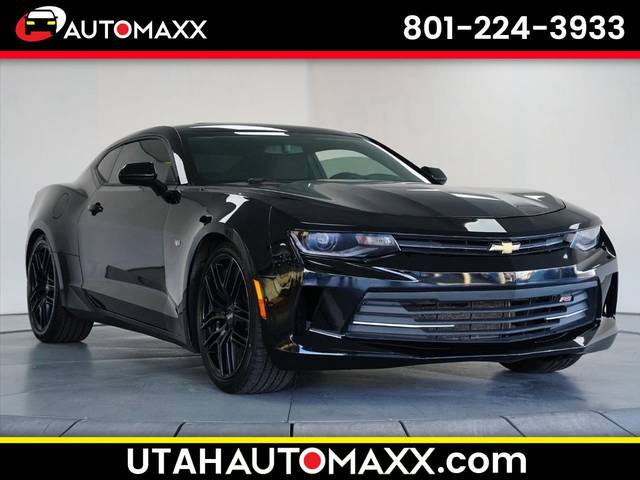 2017 Chevrolet Camaro 1LT RWD photo