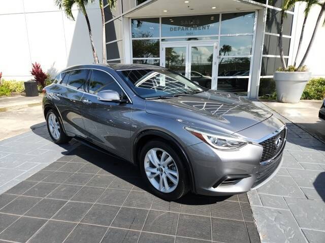 2018 Infiniti QX30 Base FWD photo