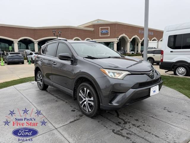2018 Toyota RAV4 LE FWD photo