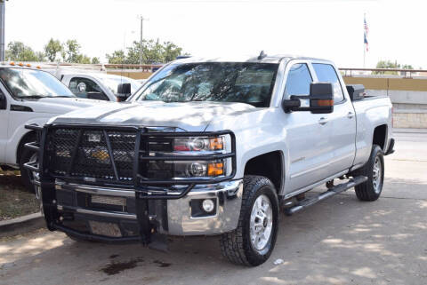 2018 Chevrolet Silverado 2500HD LT 4WD photo