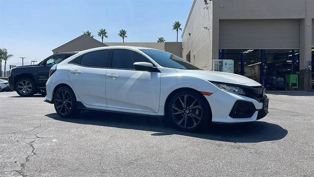 2018 Honda Civic Sport FWD photo