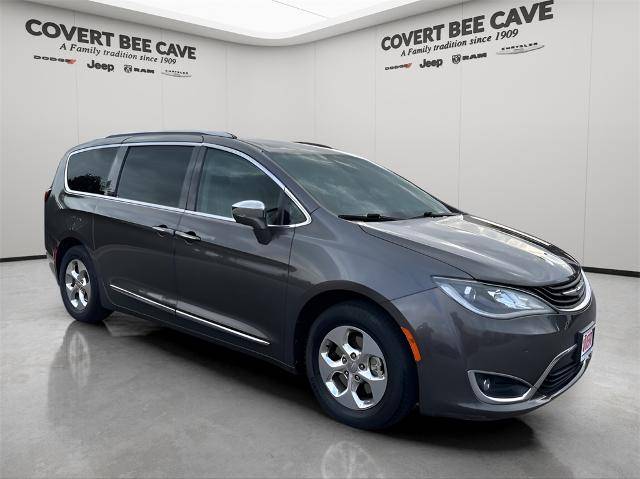 2018 Chrysler Pacifica Minivan Hybrid Limited FWD photo