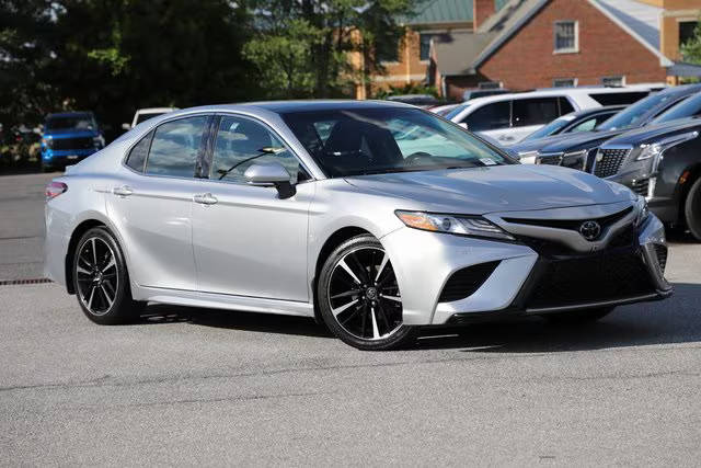 2018 Toyota Camry XSE FWD photo