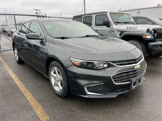 2017 Chevrolet Malibu LS FWD photo