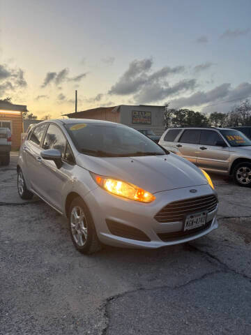 2016 Ford Fiesta SE FWD photo