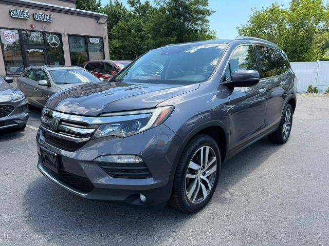 2018 Honda Pilot Touring AWD photo