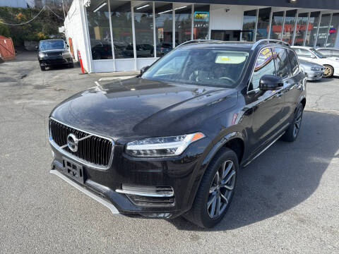 2018 Volvo XC90 Momentum AWD photo