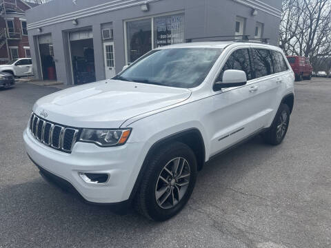 2018 Jeep Grand Cherokee Laredo E 4WD photo