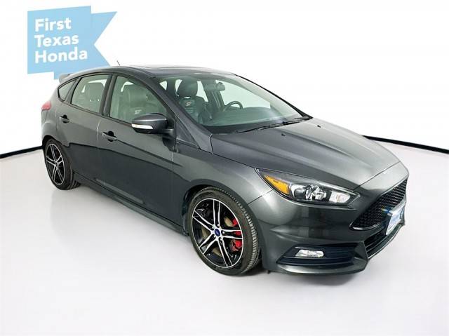 2018 Ford Focus ST FWD photo