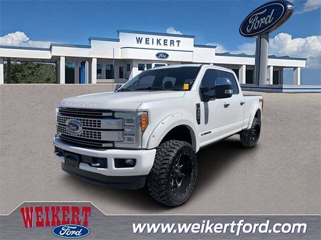 2017 Ford F-250 Super Duty Platinum 4WD photo