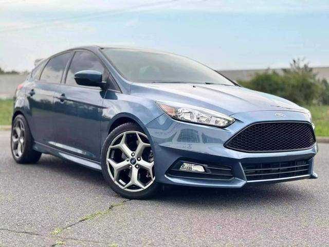 2018 Ford Focus ST FWD photo