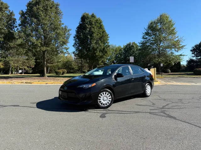 2018 Toyota Corolla LE FWD photo