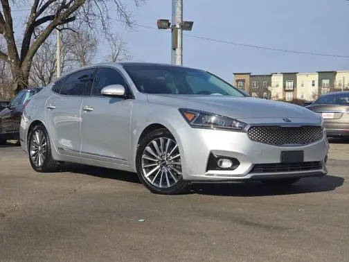 2017 Kia Cadenza Premium FWD photo