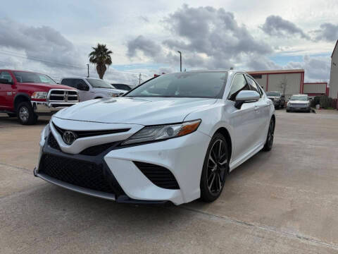 2018 Toyota Camry XSE FWD photo
