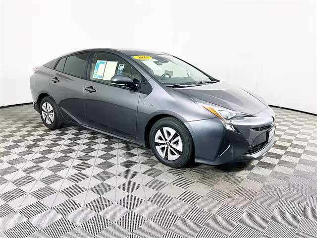 2018 Toyota Prius Three FWD photo