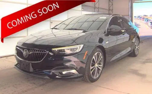 2018 Buick Regal Sportback Essence AWD photo