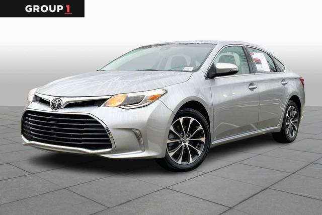 2017 Toyota Avalon XLE FWD photo