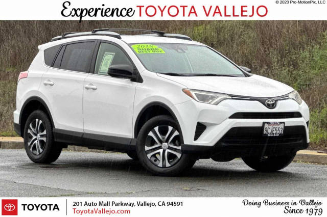 2018 Toyota RAV4 LE FWD photo