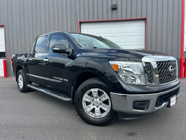 2018 Nissan Titan SV RWD photo