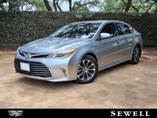 2018 Toyota Avalon Hybrid XLE Premium FWD photo