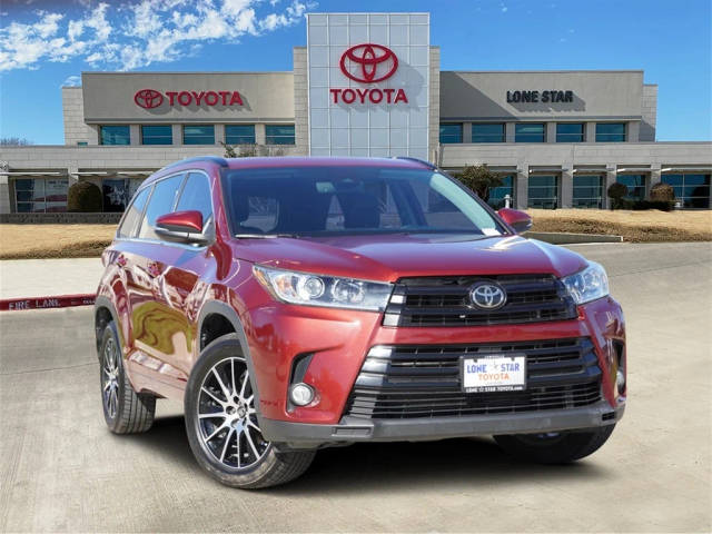 2018 Toyota Highlander SE FWD photo