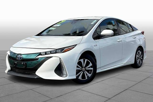 2017 Toyota Prius Prime Plus FWD photo