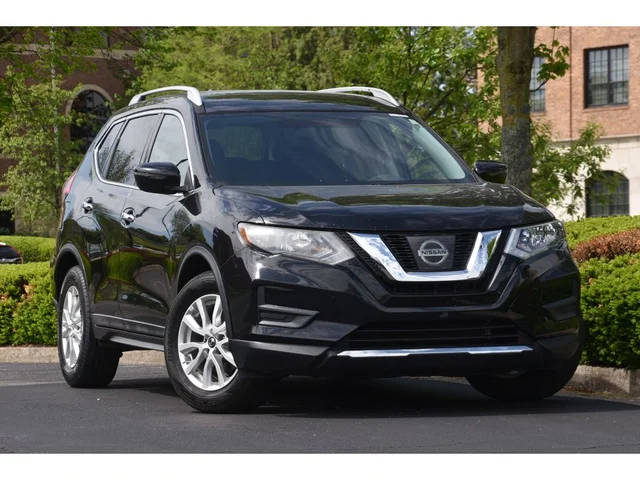 2017 Nissan Rogue SV FWD photo