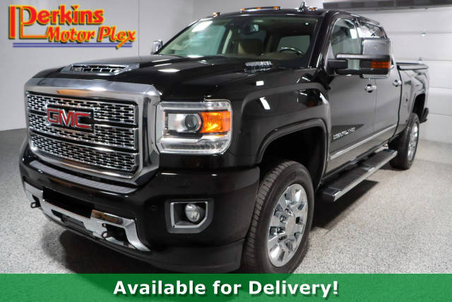2018 GMC Sierra 2500HD Denali 4WD photo
