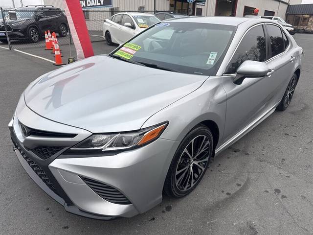 2018 Toyota Camry SE FWD photo