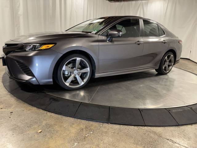 2018 Toyota Camry SE FWD photo