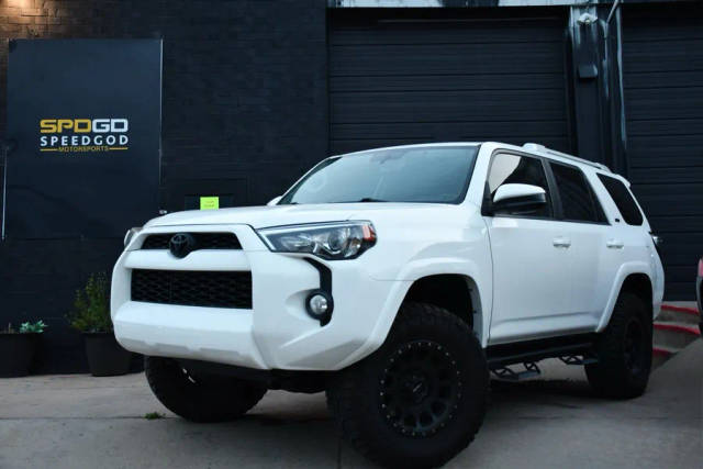 2018 Toyota 4Runner SR5 4WD photo