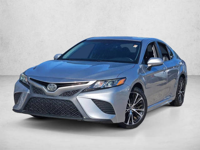 2018 Toyota Camry SE FWD photo
